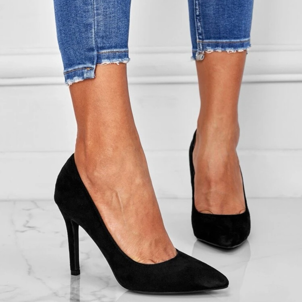 BLACK VELVET HEELS